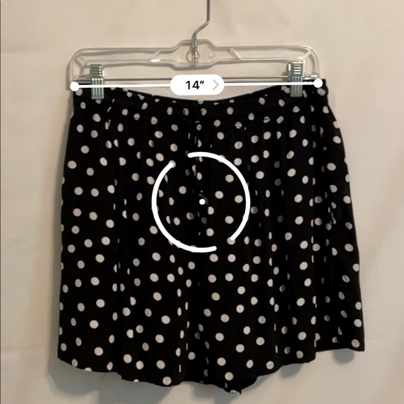The Limited | Black & White Polka Dot Shorts - Picture 4 of 7